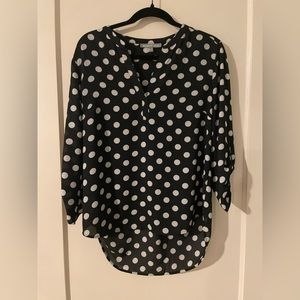 Polka dot blouse w/ 3 quarter sleeves - great for work! Size M